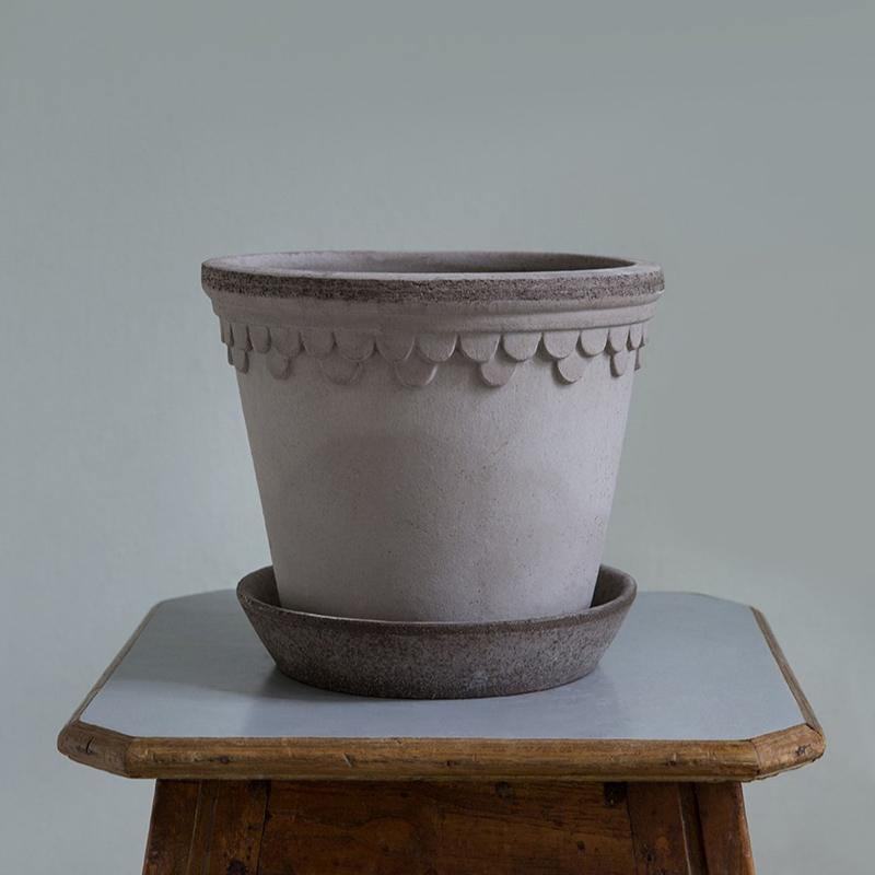 Bergs Potter Københavner Pottery Planter with Saucer – Number 35