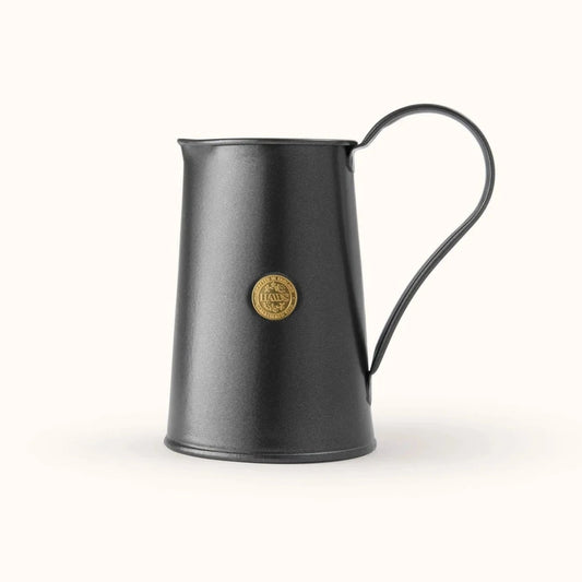 A picture of the Haws Classic Jug in graphite