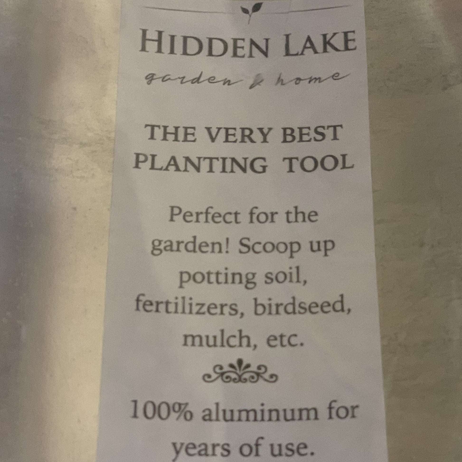 The sticker on the 85 oz Aluminum Garden Scoop.