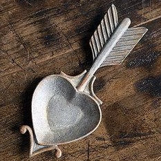 Zinc Heart Dish With Arrow